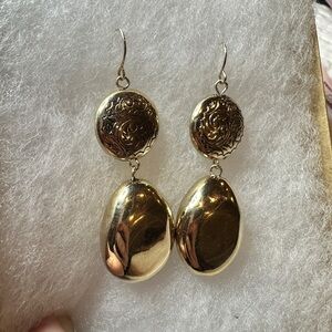 Vintage gold tone dangle earrings